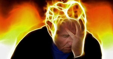 Wenn Schmerzen „angreifen“ – das hilft gegen Kopfschmerzen (c) Pixabay.com