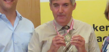 Mit 42 Jahren Verspätung bekommt blinder Sportler seine Medaille (c) Hilfsgemeinschaft.at