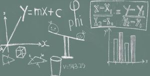 Formeln auf einer Tafel, Stichwort generationsübergreifend lernen. (c) Pixabay.com