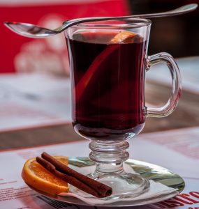 Ein Glas Glühwein. (c) Pixabay.com