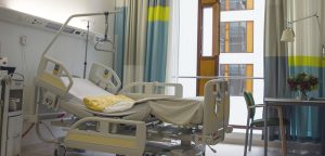 Ein Krankenhausbett, Stichwort digitales Monitoring. (c) Pixabay.com