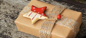 Ein Weihnachtspaket, Stichwort Studie zu Weihnachtsgeschenken. (c) Pixabay.com