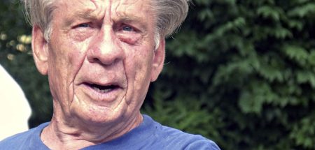 Frühjahrsputz für den Körper – fit und gesund durch´s neue Jahr Das Gesicht eines alten Mannes, der leicht lächelt. (c) Pixabay.com