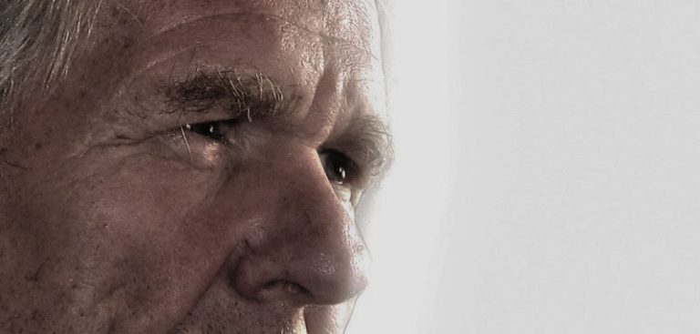Profil Gesicht eines alten Mannes (Augen, Nase). (c) Pixabay.com