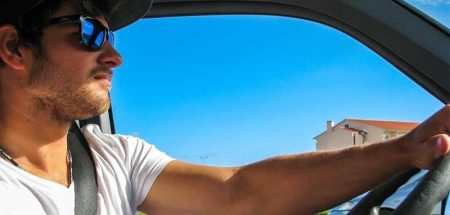 Autofahren: Brille rausnehmen und aufsetzen = mind. 40m Blindflug! 1 Autofahren: Brille rausnehmen und aufsetzen = mind. 40m Blindflug!