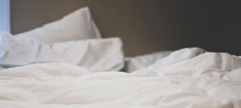 Nicht nur wir, sondern – leider – auch die Hausstaubmilben finden es im Bett ziemlich gemütlich. (c) Pixabay.com