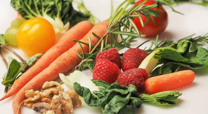 Obst und Gemüse sind u.a. reich an Vitaminen. Die Frage dabei: gibt´s auch sowas wie eine Vitamin-Überdosis? (c) Pixabay.com