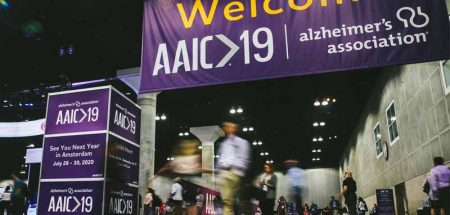 Eine Gesunde Lebensweise kann Risiken für Alzheimer verringern Eingangsbereich der AAIC 2019. (c) AAIC