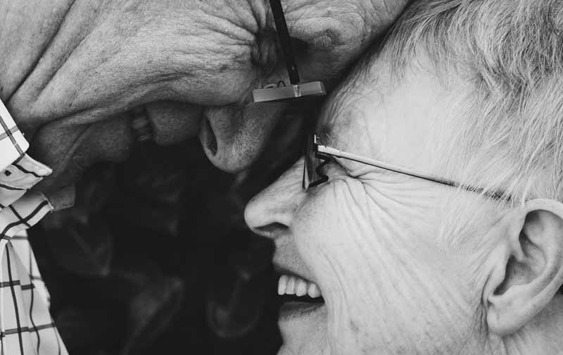 Liebe auf den ersten Blick – Wunschgedanke oder Wirklichkeit? 2 Liebe auf den ersten Blick kennt kein Alter. (c) Pixabay.com