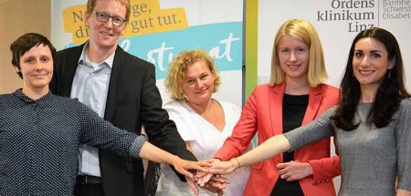 Selbertun.at – digitale Infoplattform für ganzheitliche Krebsnachsorge Gruppenbild mit Initiatoren und Patienten des Projekts selbertun.at (c) Ordensklinikum.at