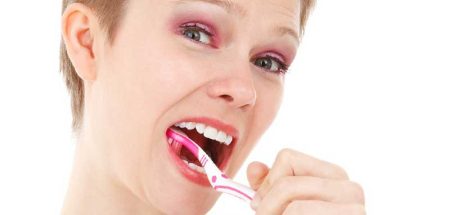 Dental-Report – so steht´s um das Wissen über richtige Zahnpflege Dental-Report – so steht´s um das Wissen über richtige Zahnpflege 2 Dental-Report – so steht´s um das Wissen über richtige Zahnpflege