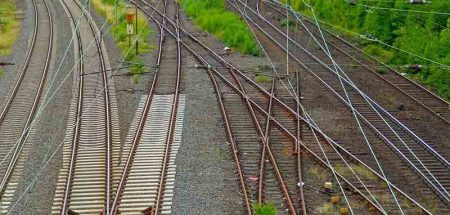 Die Weichen für eine Pflegereform müssen jetzt gestellt werden Weichen. (c) Pixabay.com