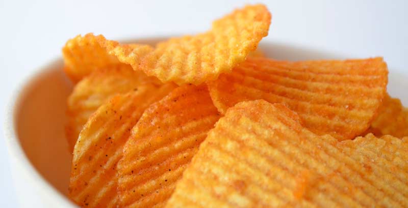 Um sein Idealgewicht zu erreichen, sollte man auf Chips eher verzichten. (c) Pixabay.com
