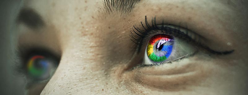 Die Augen einer Frau mit dem Google-Logo als Pupille. (c) Pixabay.com