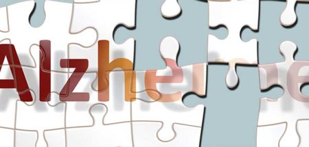 Illustration: Alzheimer auf Puzzleteilen, von denen einige fehlen. (c) Pixabay.com