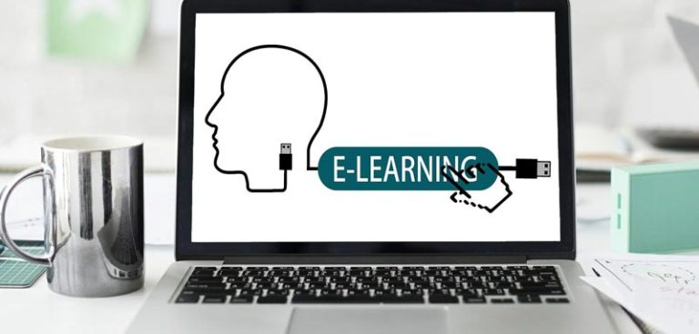 Ein Bildschirm eines Laptops, auf dem e-Learning steht. (c) Pixabay.com