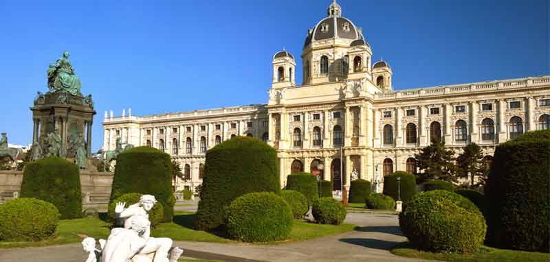 Außenansicht des Naturhistorischen Museums Wien. (c) NHM Wien/ Kurt Kracher