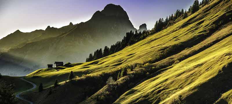 Landschaft in den Alpen im Morgenlicht.
(c) Pixabay.com