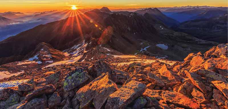 Nordkette bei Innsbruck bei Sonnenaufgang. (c) Innsbruck Tourismus/ Markus Mair