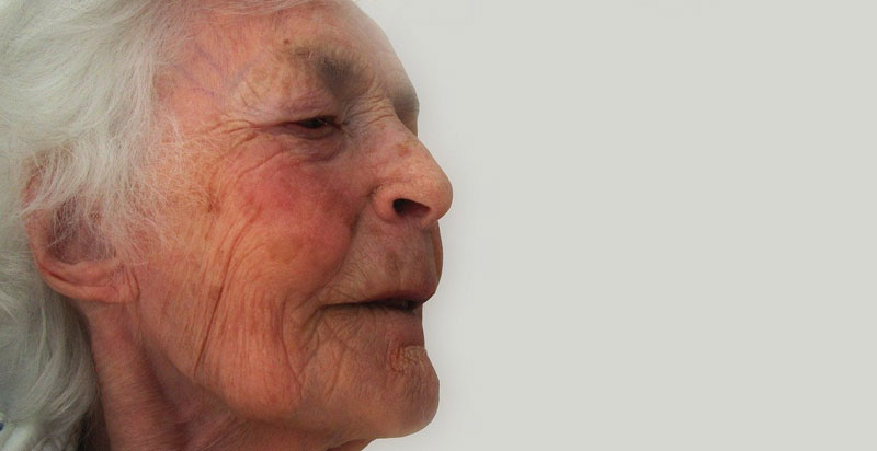 App zur Hilfe für pflegende Angehörige von Menschen mit Demenz 1 Der Kopf einer alten Frau, Stichwort Menschen mit Demenz.
(c) Pixabay.com