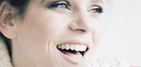 Das Gesicht einer lachenden Frau. (c) Pixabay.com