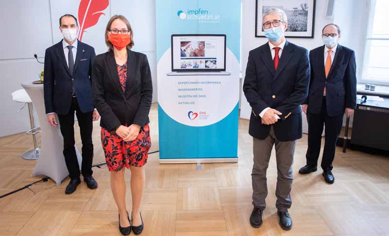 «Impfenschuetzt.at» – neue wissenschaftsbasierte Online-Plattform 3 v.l.n.r.: Univ.-Prof. Dr. Metzler, MSc; PDin Mag.a Dr.in Maria Paulke-Korinek, PhD, DTM; Prim. Univ.-Prof. Dr. Peter Siostrzonek; Univ.-Prof. Dr. Thomas Szekeres, PhD bei der Präsentation der neuen Online-Plattform Impfenschuetzt.at.
(c) Sebastian Philipp