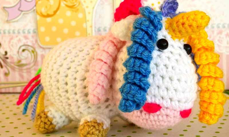 Ein selbst gestricktes Kuscheltier-Einhorn.
(c) Pixabay.com