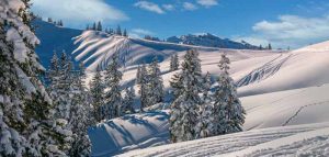 Verschneite Winterlandschaft in den Alpen. (c) Pixabay.com