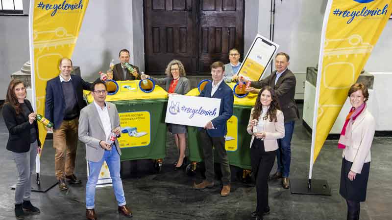 Namhafte österreichische Getränkehersteller präsentieren als ersten Schritt der gemeinsamen RecycleMich-Initiative die RecycleMich-App.
(c) RecycleMich/ Martin Steiger