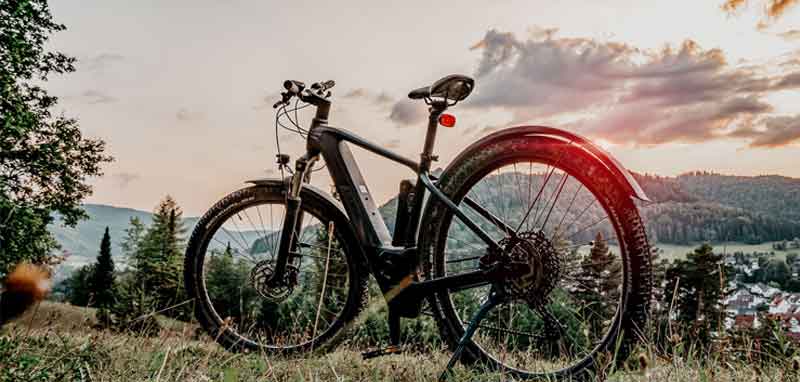 Ein E-Bike in der Natur. (c) Pixabay.com