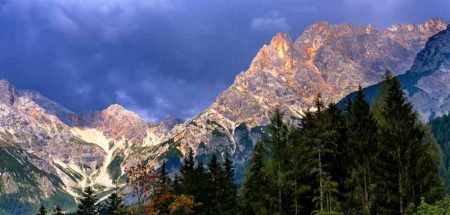 Dunkle Gewitterwolken in den Bergen. (c) Pixabay.com