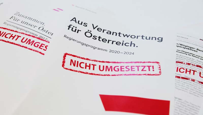 Regierungsprogramm mit einem Stempel "Nicht umgesetzt!"
(c) Caritas Österreich