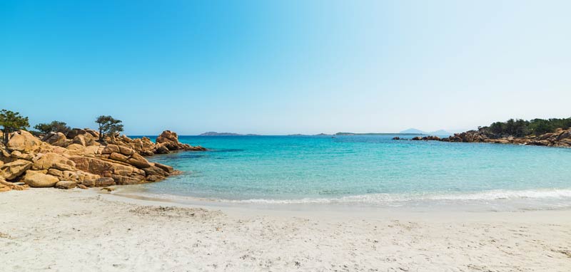 Capriccioli beach auf Sardinien.
(c) AdobeStock