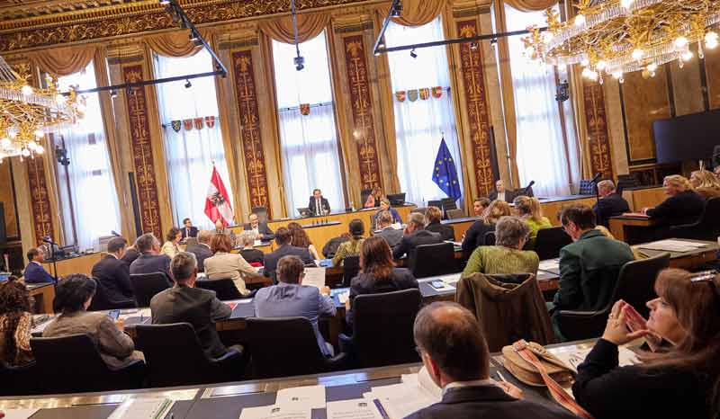 Gesundes Altern vor dem Hintergrund einer alternden Gesellschaft 1 Eröffnung BR-Enquete: 'Herausforderungen der Zukunft: Nachdenken über Pflege von morgen und gesundes Altern'
(c) Parlamentsdirektion/ Thomas Topf
