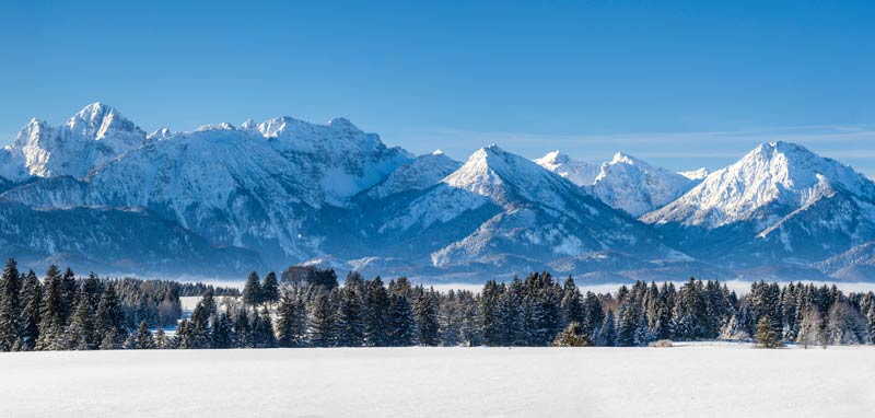 Verschneite Berge/ Panorama in den Alpen.
(c) AdobeStock