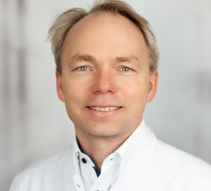 Fußverletzungen beim Sport und im Alltag: Umknicken und Sprunggelenksverletzung vorbeugen und richtig behandeln 1 Portrait: PD Dr. Christian Plaaß.
(c) Christian Plaaß